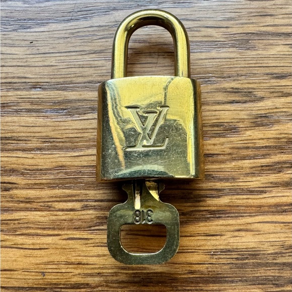 Louis Vuitton Shiny Gold Lock and Key - Picture 1 of 2